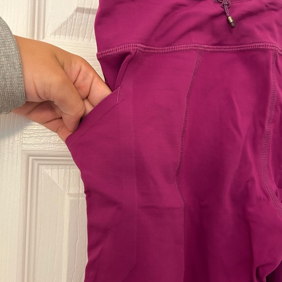 Lululemon Cropped leggings size 6 - Picture 2 of 4